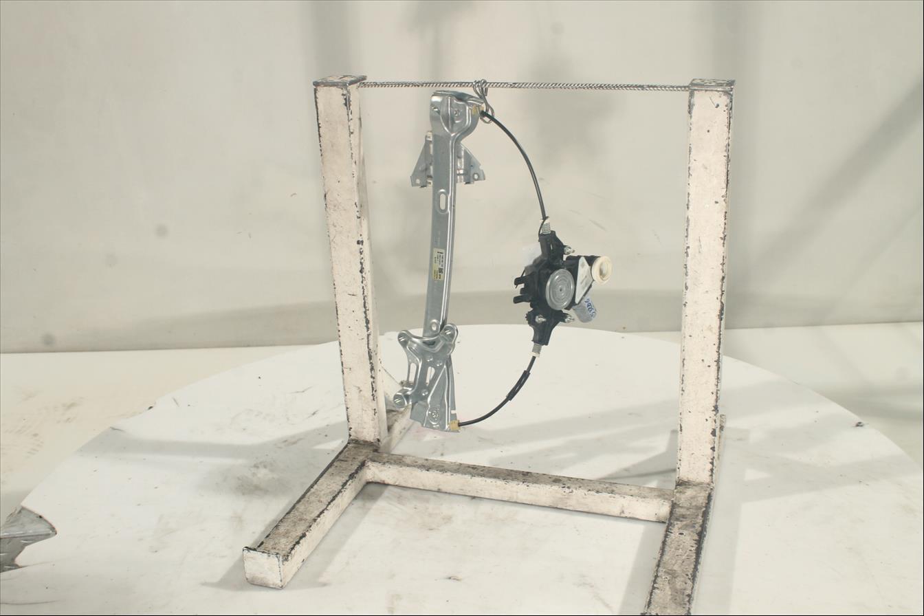 Elevalunas eléctrico puerta Del. Der.