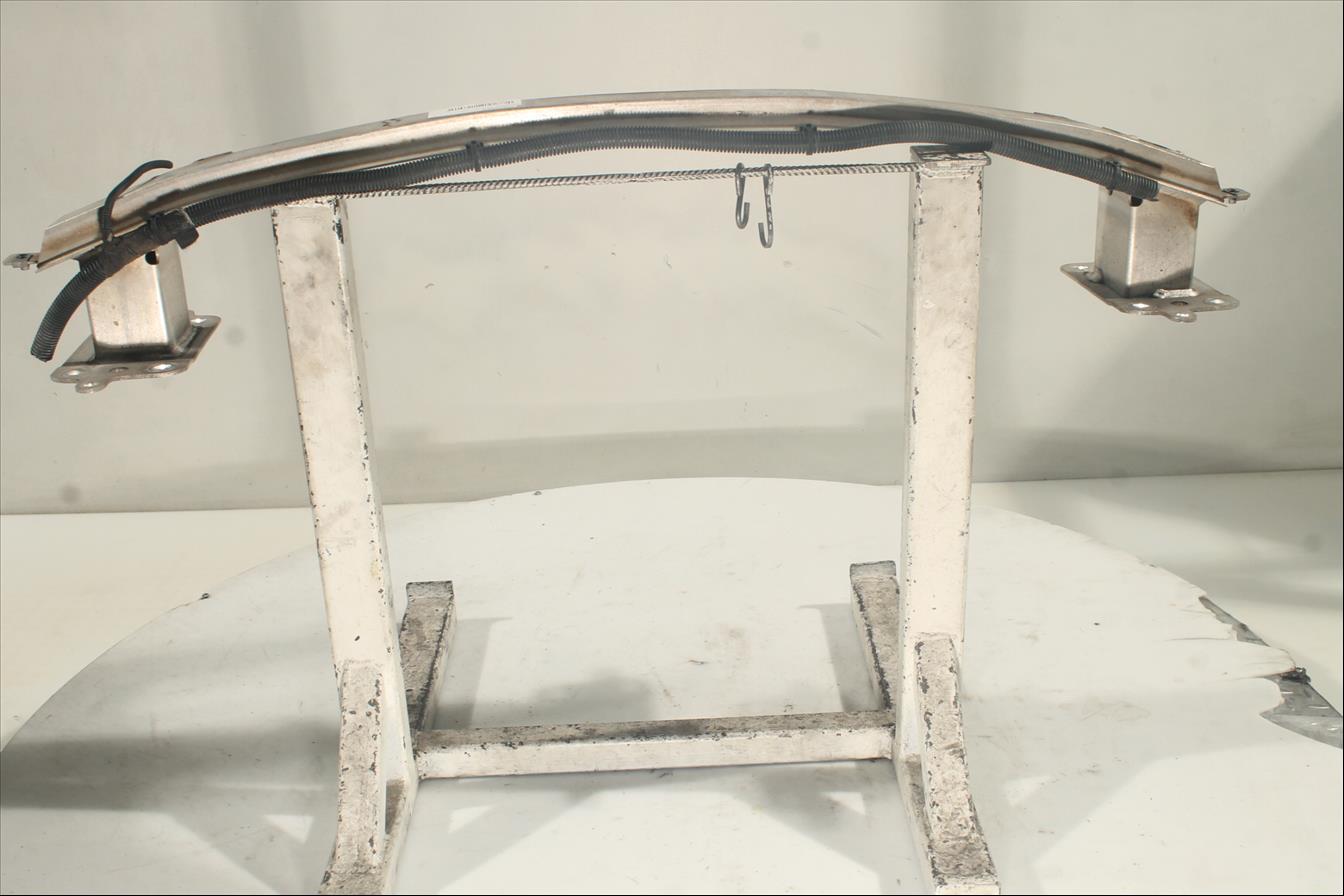 Traviesa paragolpes Del.