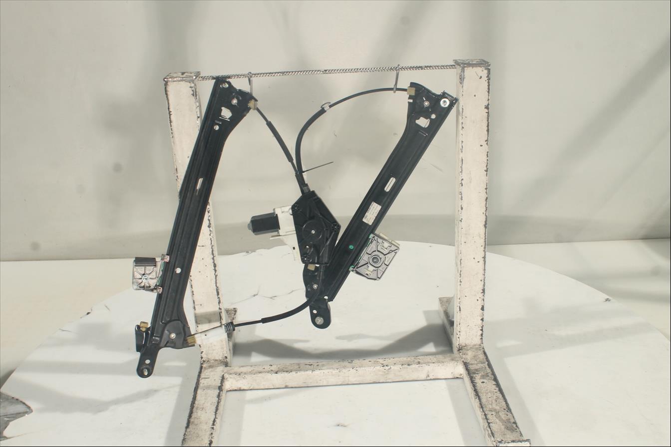 Elevalunas eléctrico puerta Del. Der.