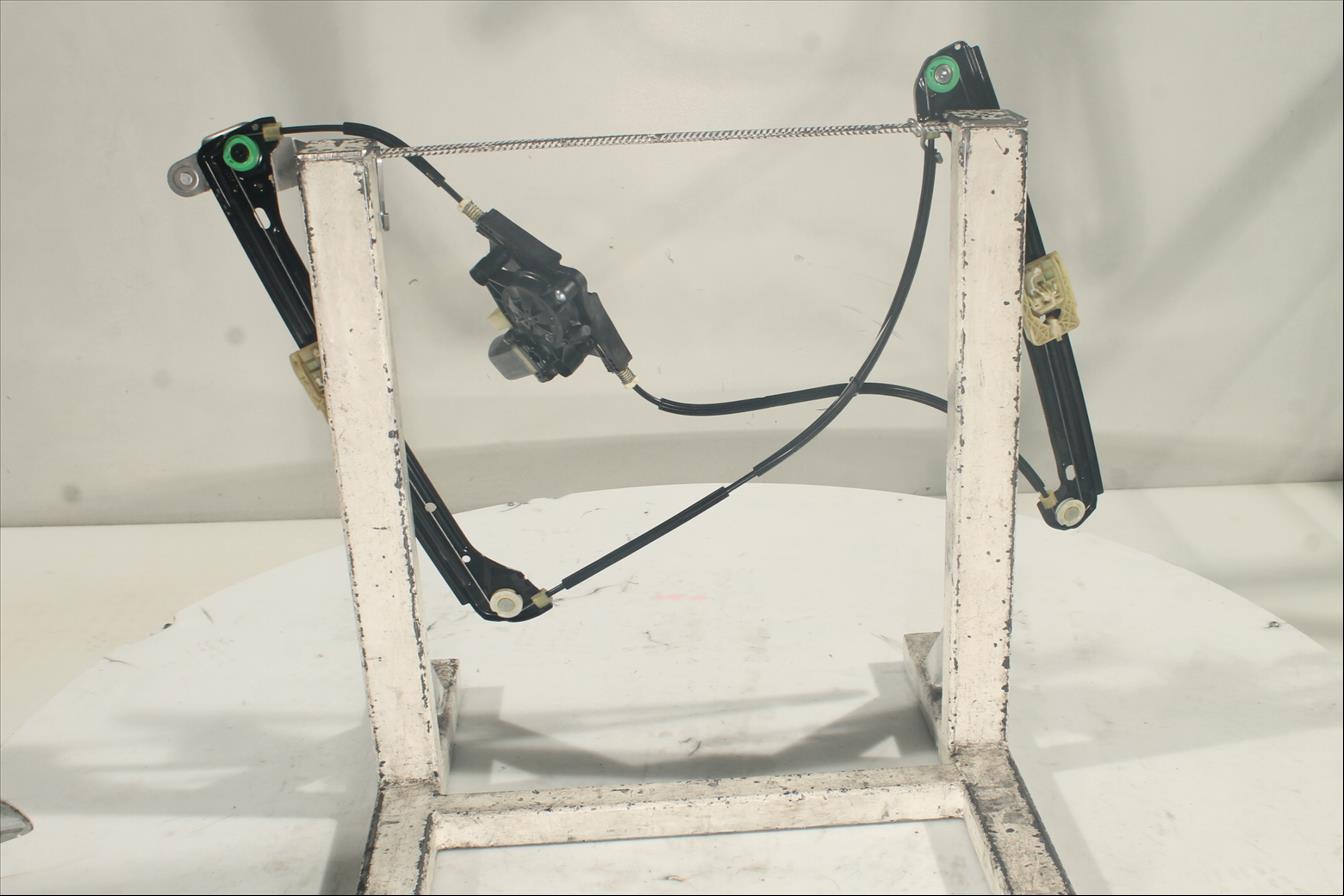 Elevalunas eléctrico puerta Del. Der.