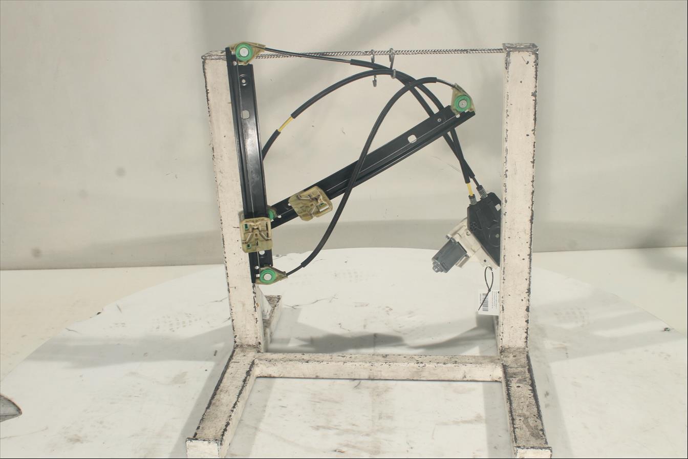 Elevalunas eléctrico puerta Del. Der.
