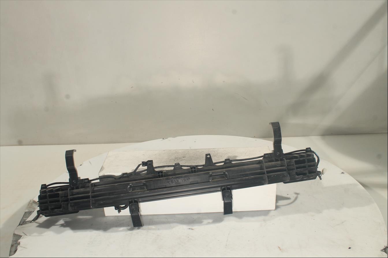 Traviesa paragolpes Tra.