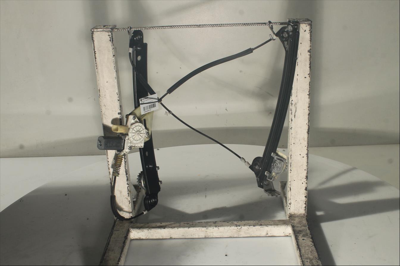 Elevalunas eléctrico puerta Del. Der.