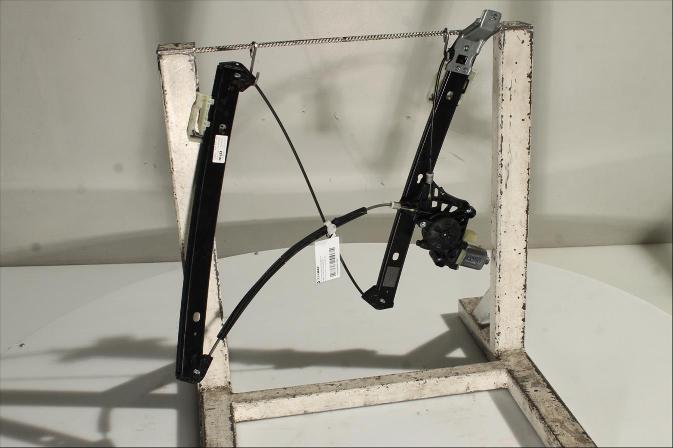 Elevalunas eléctrico puerta Del. Der.