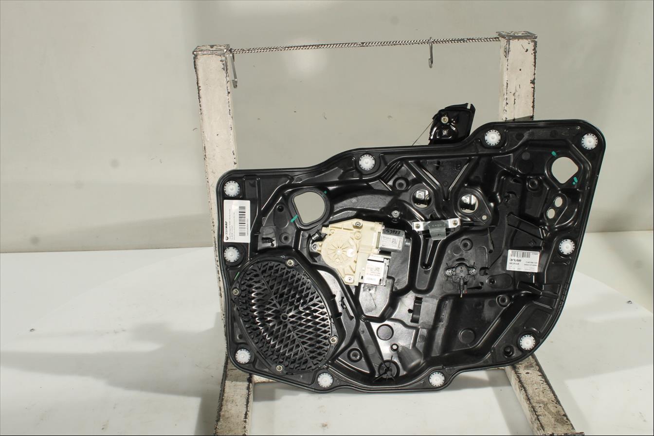Elevalunas eléctrico puerta Del. Der.