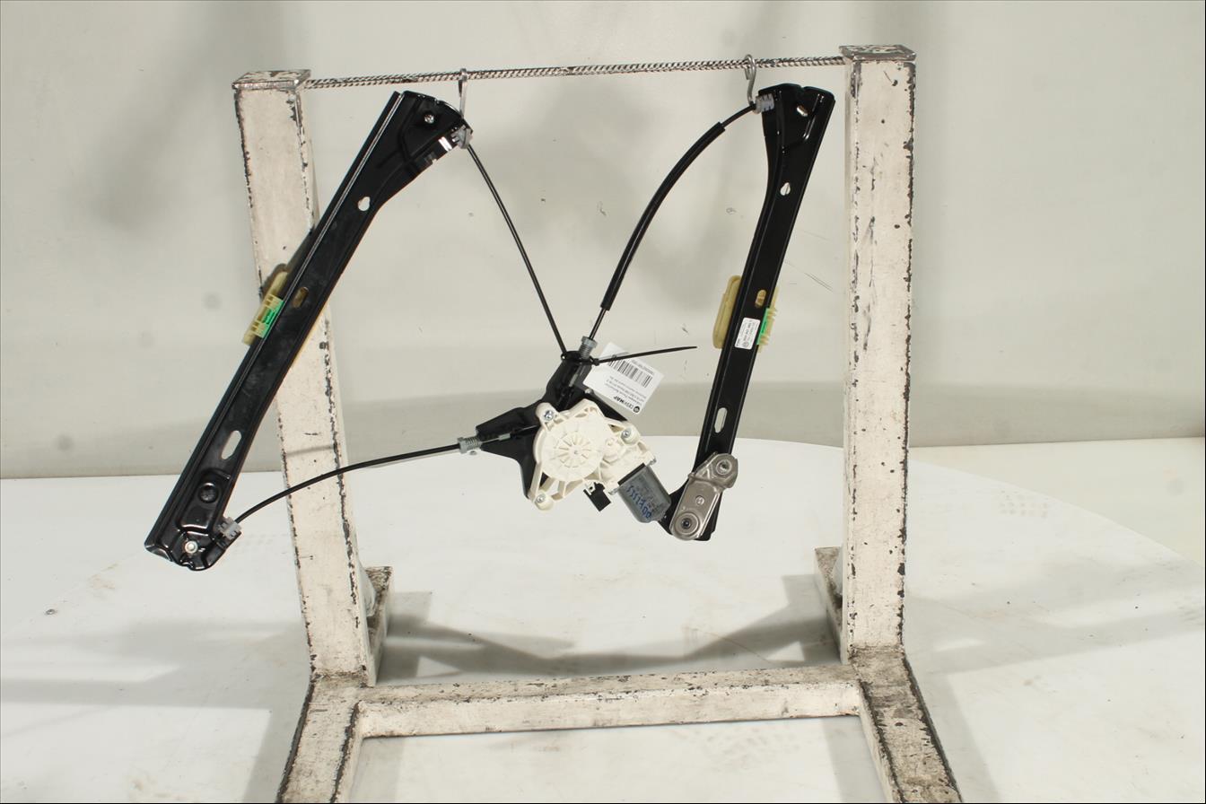 Elevalunas eléctrico puerta Del. Der.