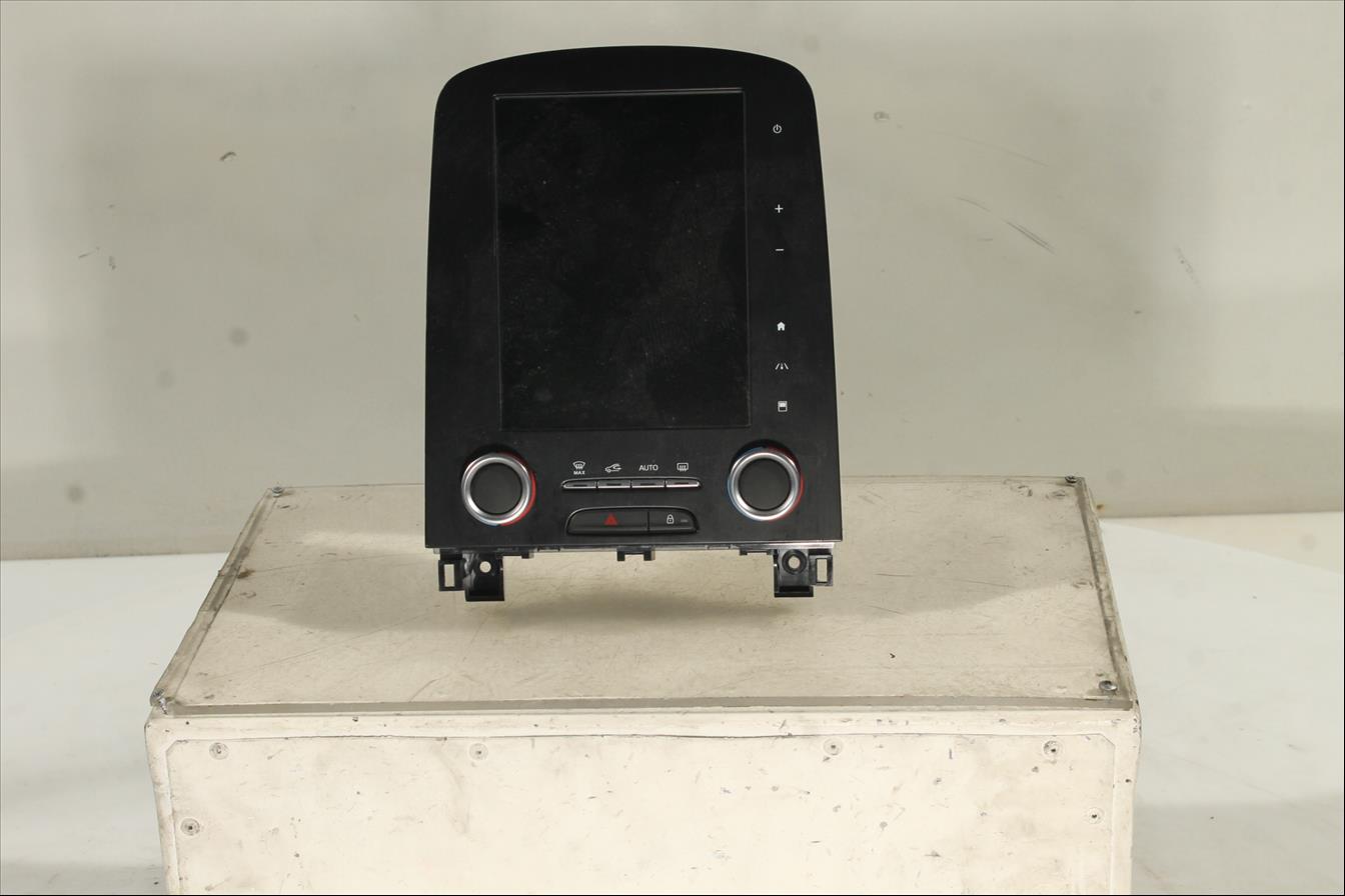 Display multimedia