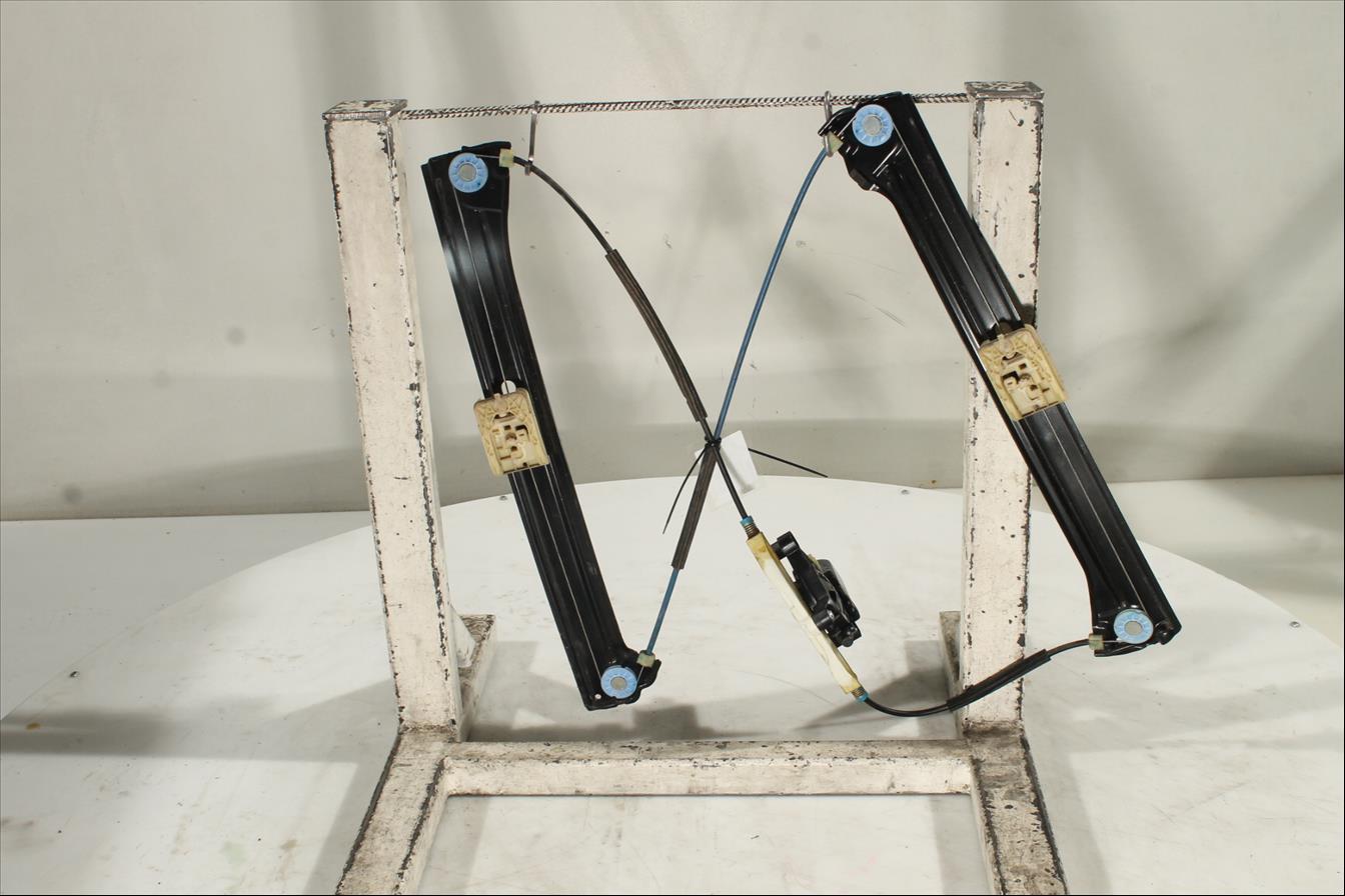 Elevalunas eléctrico puerta Del. Der.