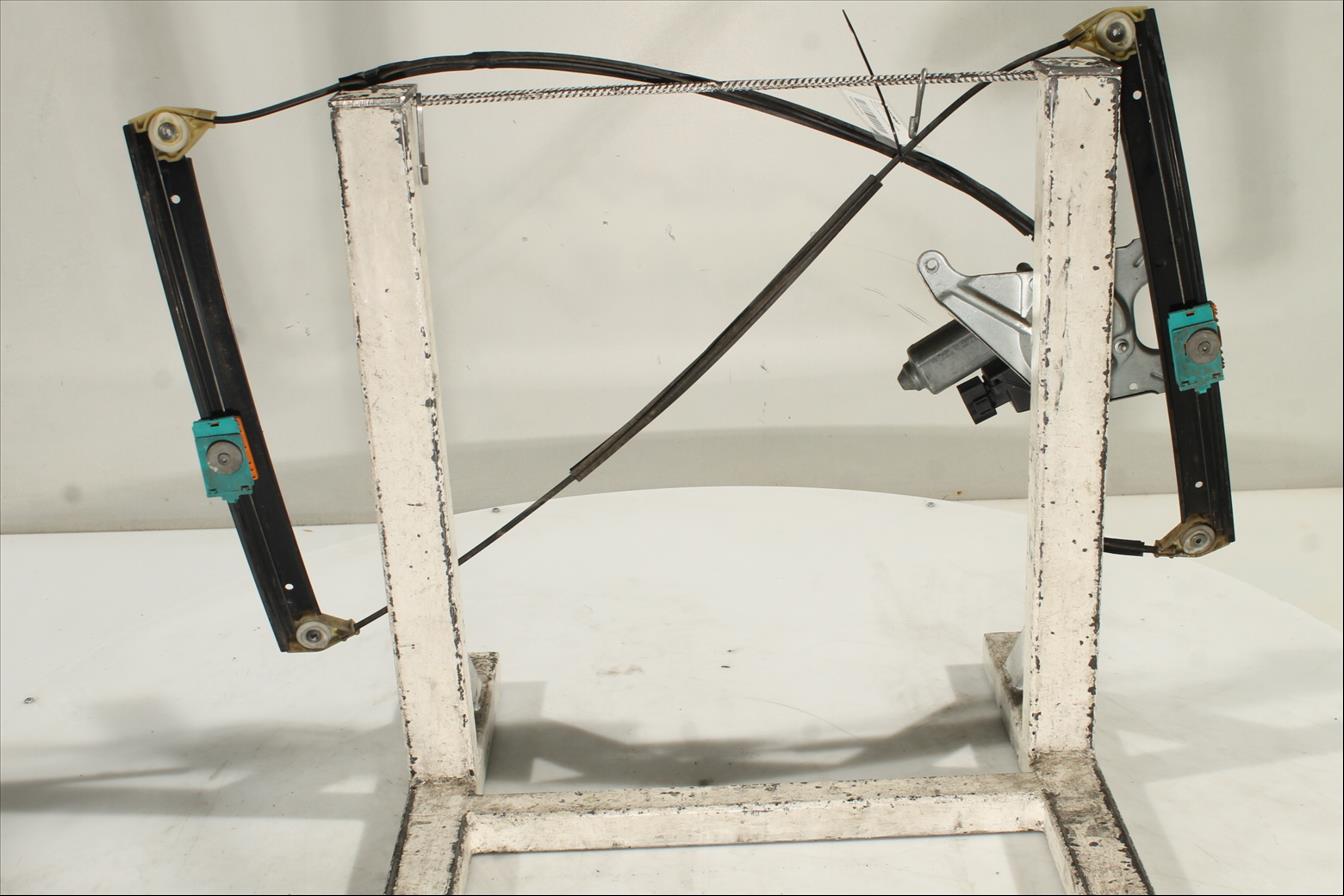 Elevalunas eléctrico puerta Del. Der.