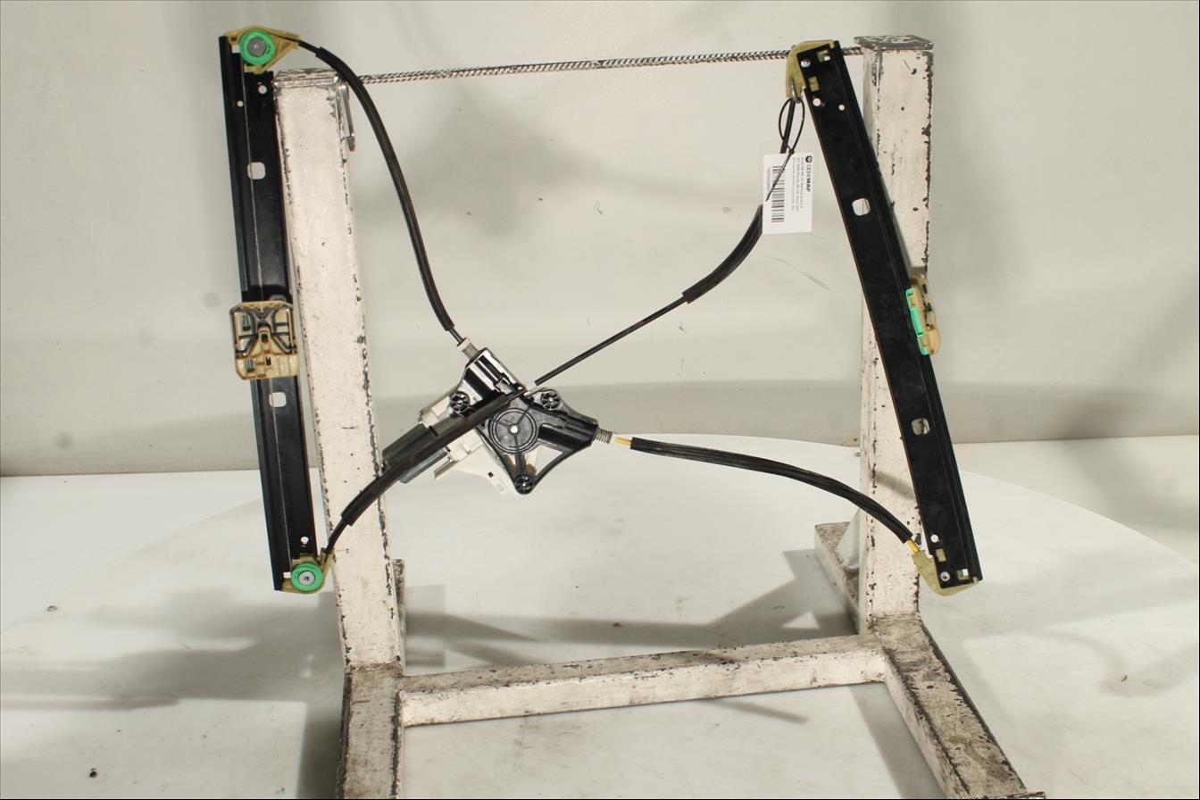 Elevalunas eléctrico puerta Del. Der.