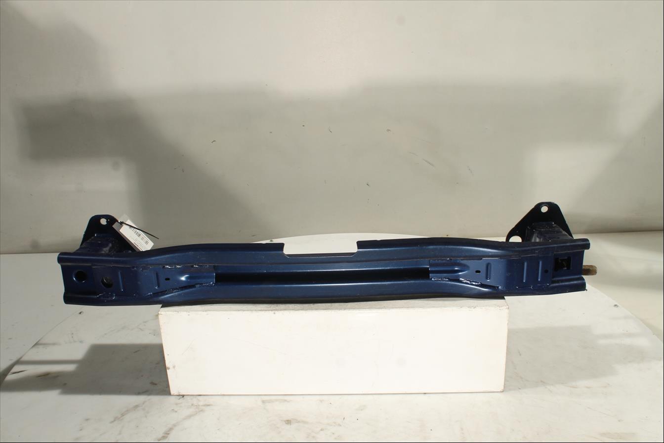 Traviesa paragolpes Tra.