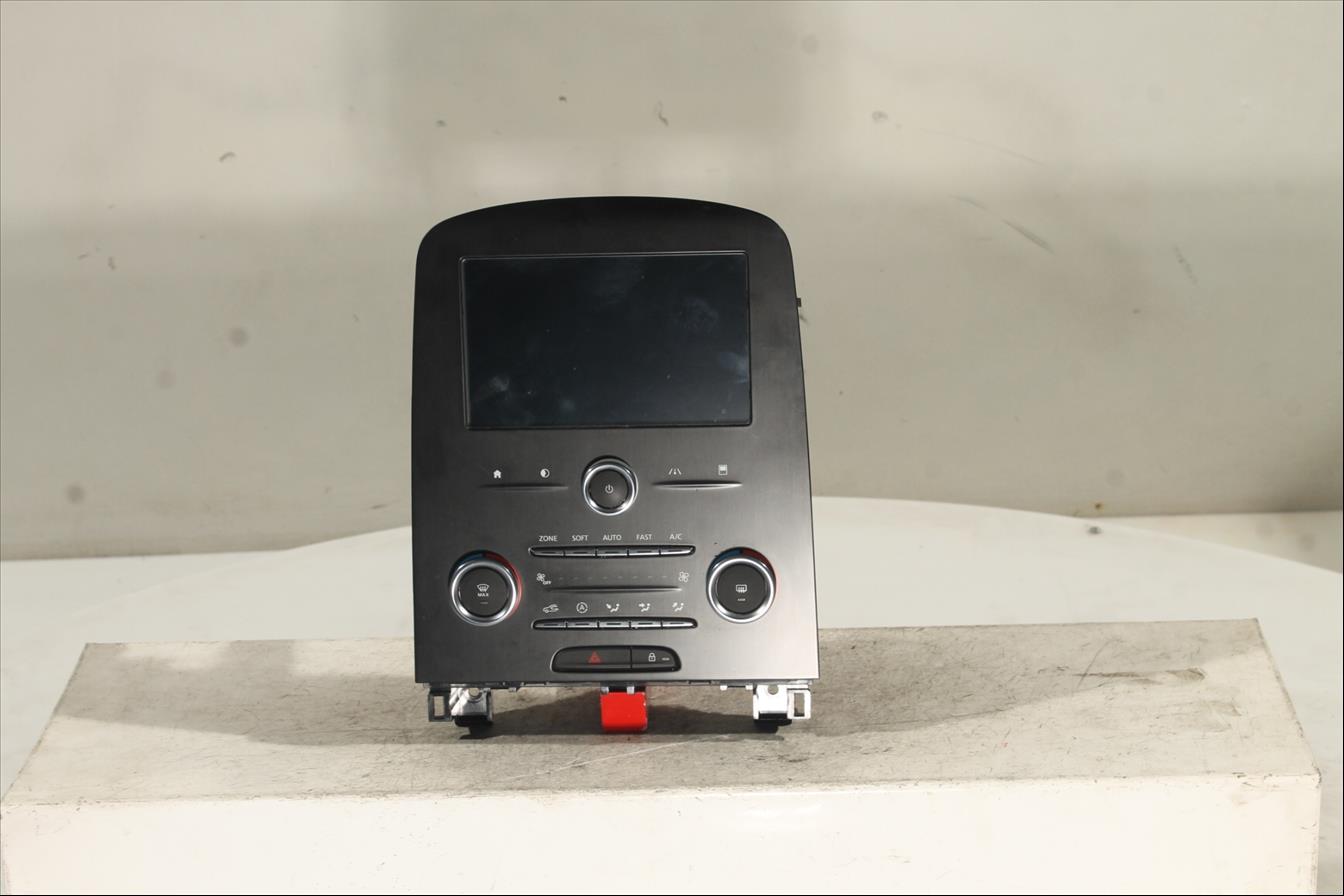 Display multimedia