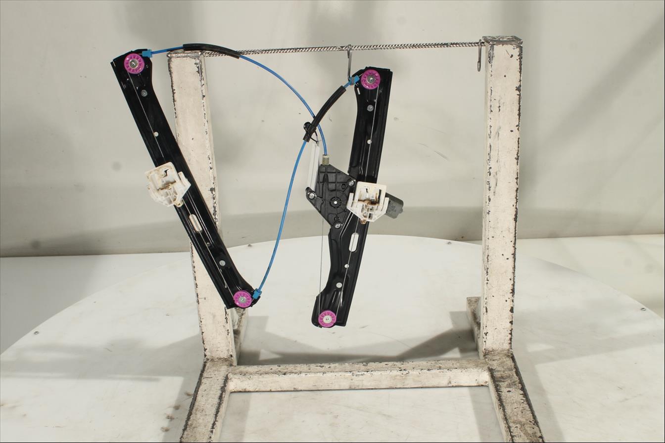 Elevalunas eléctrico puerta Del. Der.