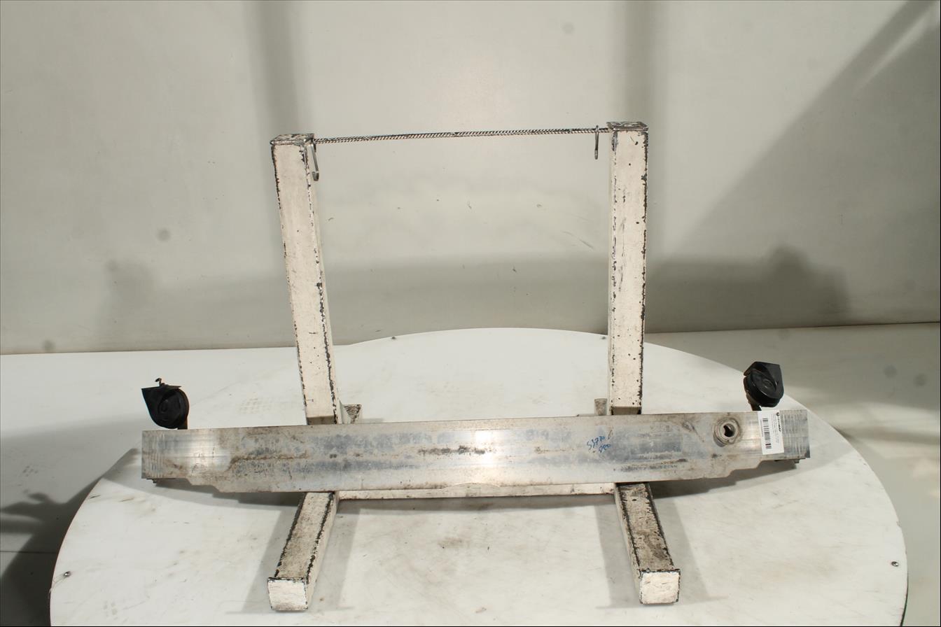 Traviesa paragolpes Del.