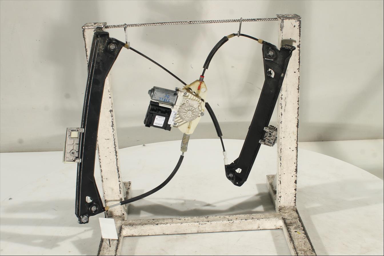 Elevalunas eléctrico puerta Del. Der.