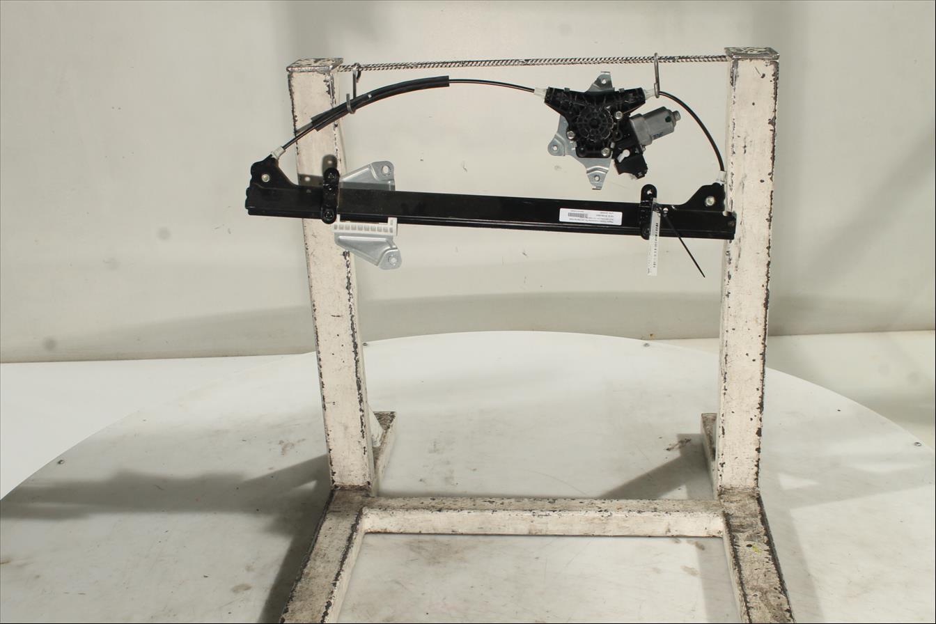 Elevalunas eléctrico puerta Del. Der.