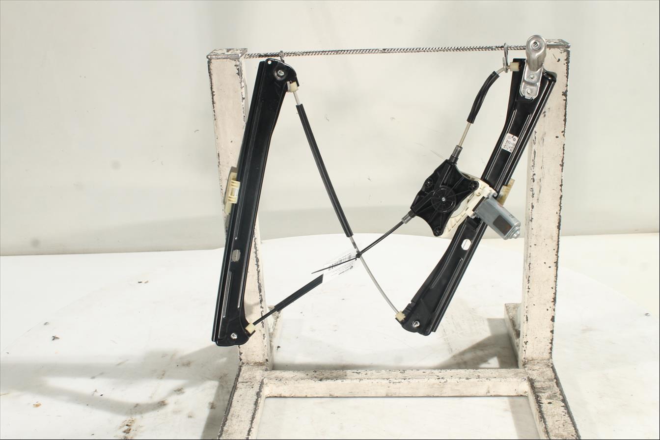 Elevalunas eléctrico puerta Del. Der.