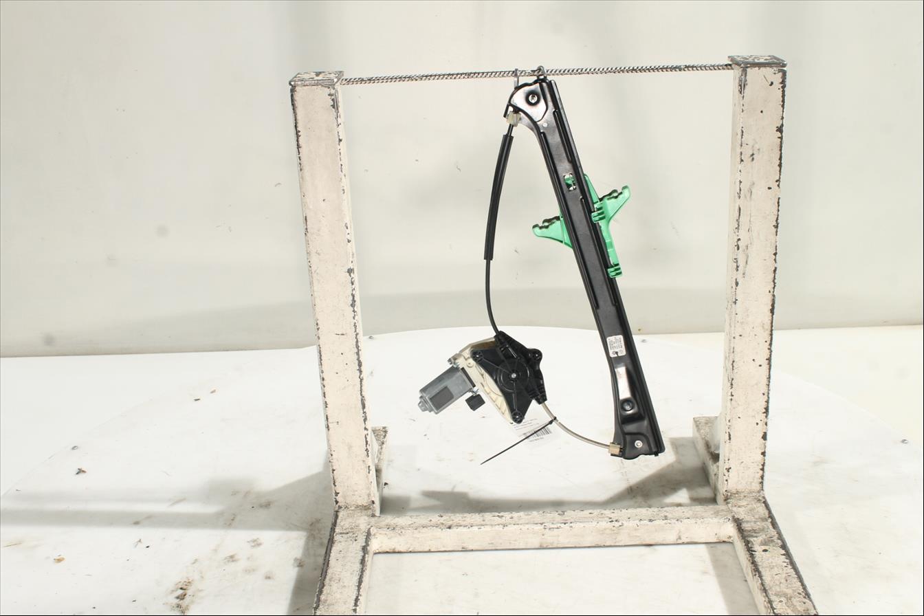 Elevalunas eléctrico puerta Tra. Der.