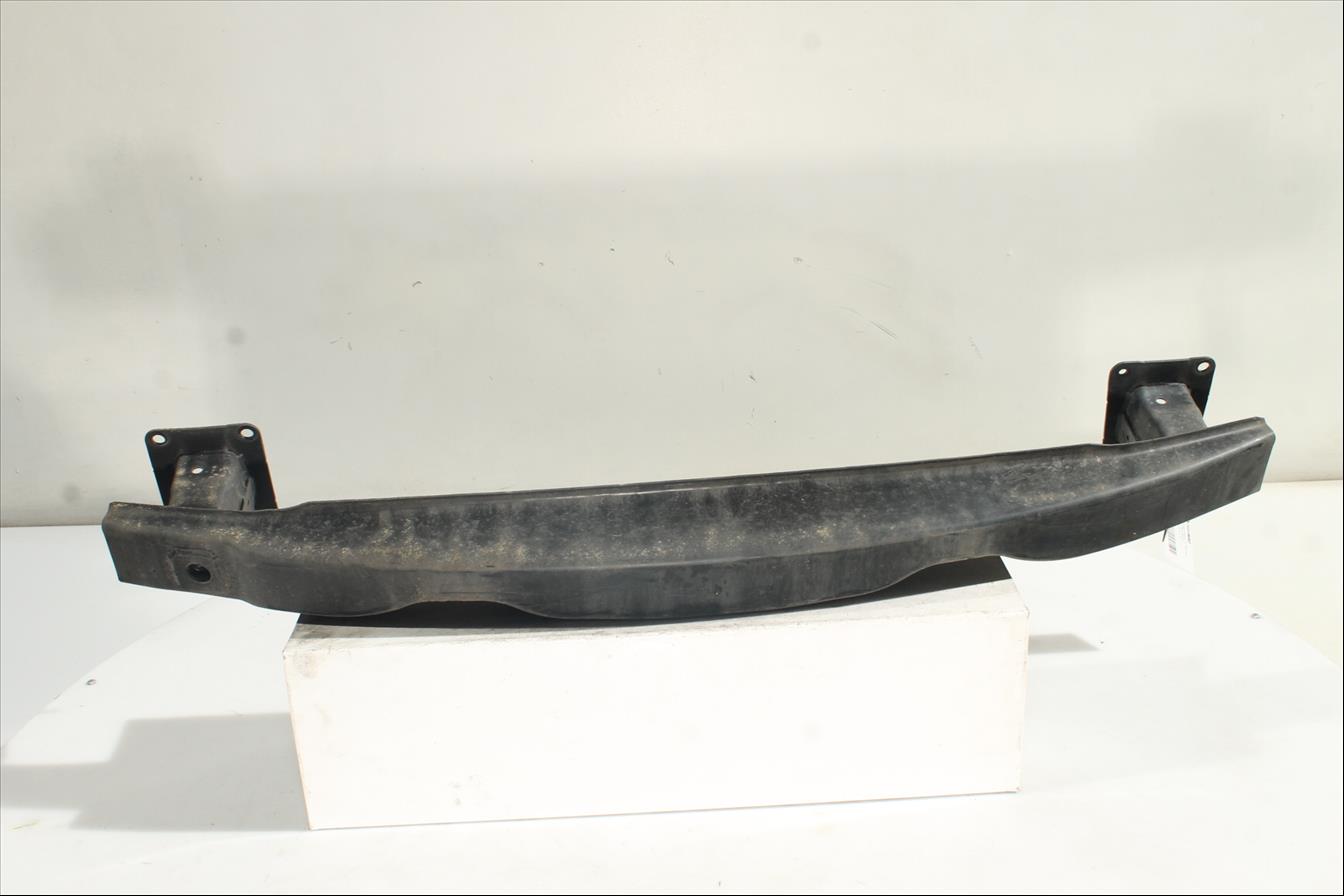 Traviesa paragolpes Tra.