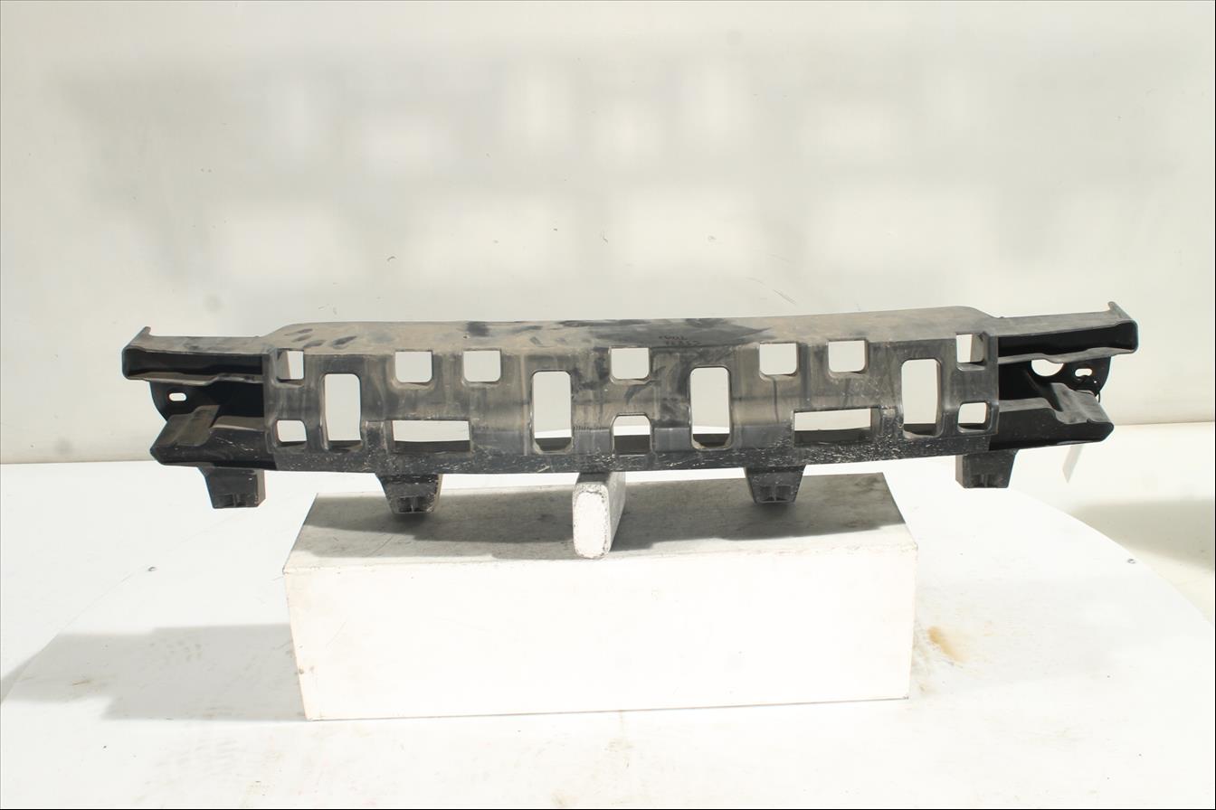 Traviesa paragolpes Tra.