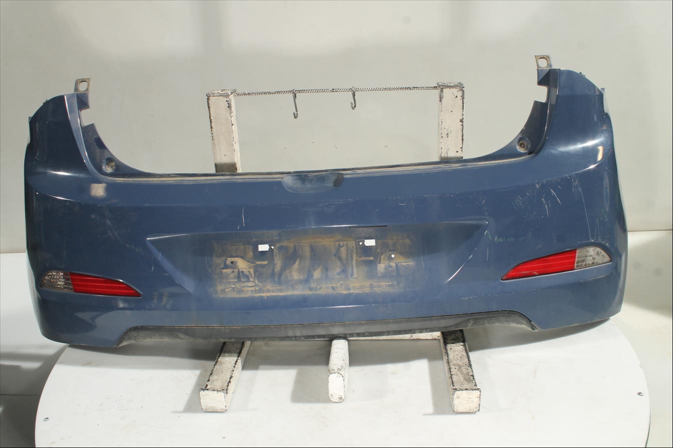 Paragolpes Tra.