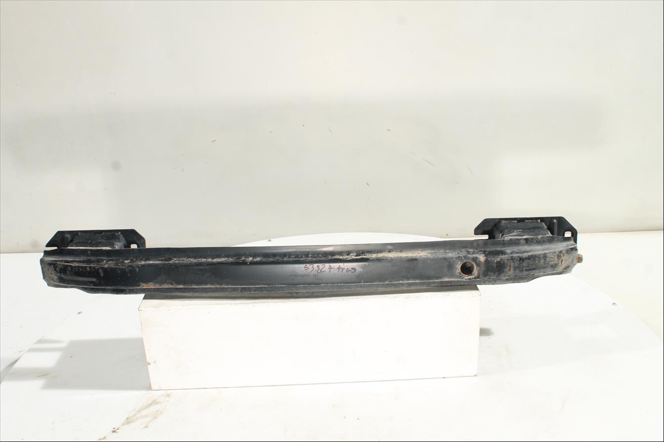 Traviesa paragolpes Tra.