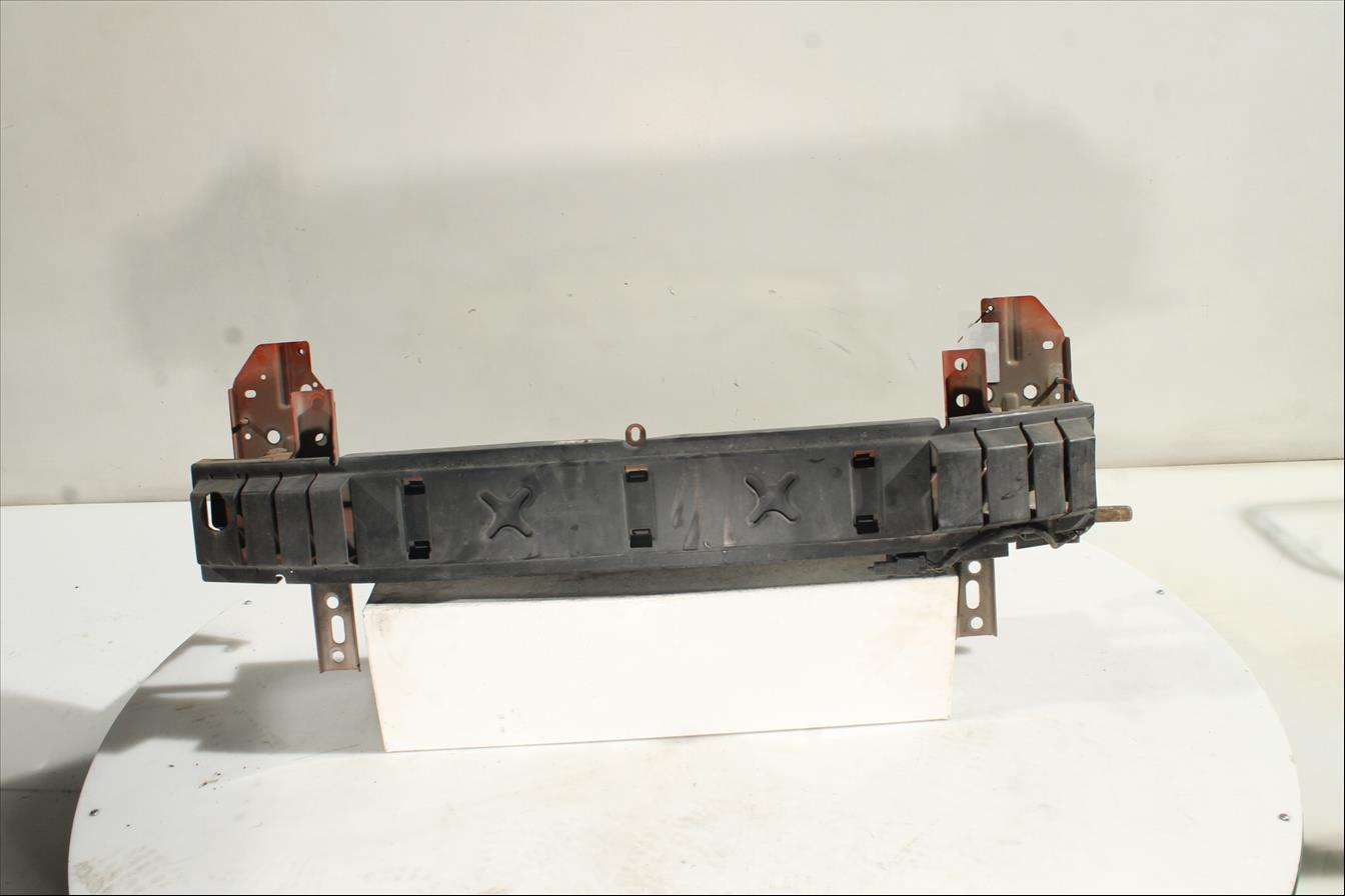 Traviesa paragolpes Del.