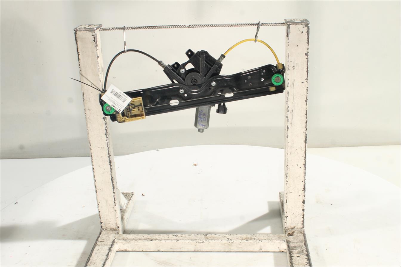 Elevalunas eléctrico puerta Tra. Der.