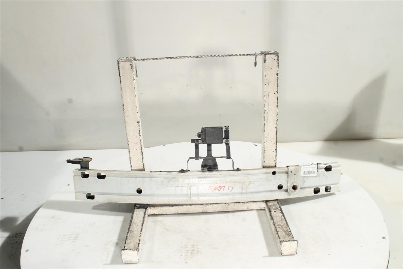 Traviesa paragolpes Del.