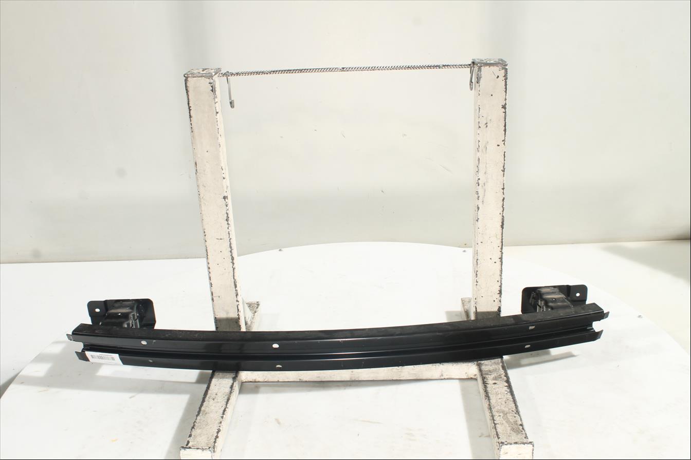 Traviesa paragolpes Tra.