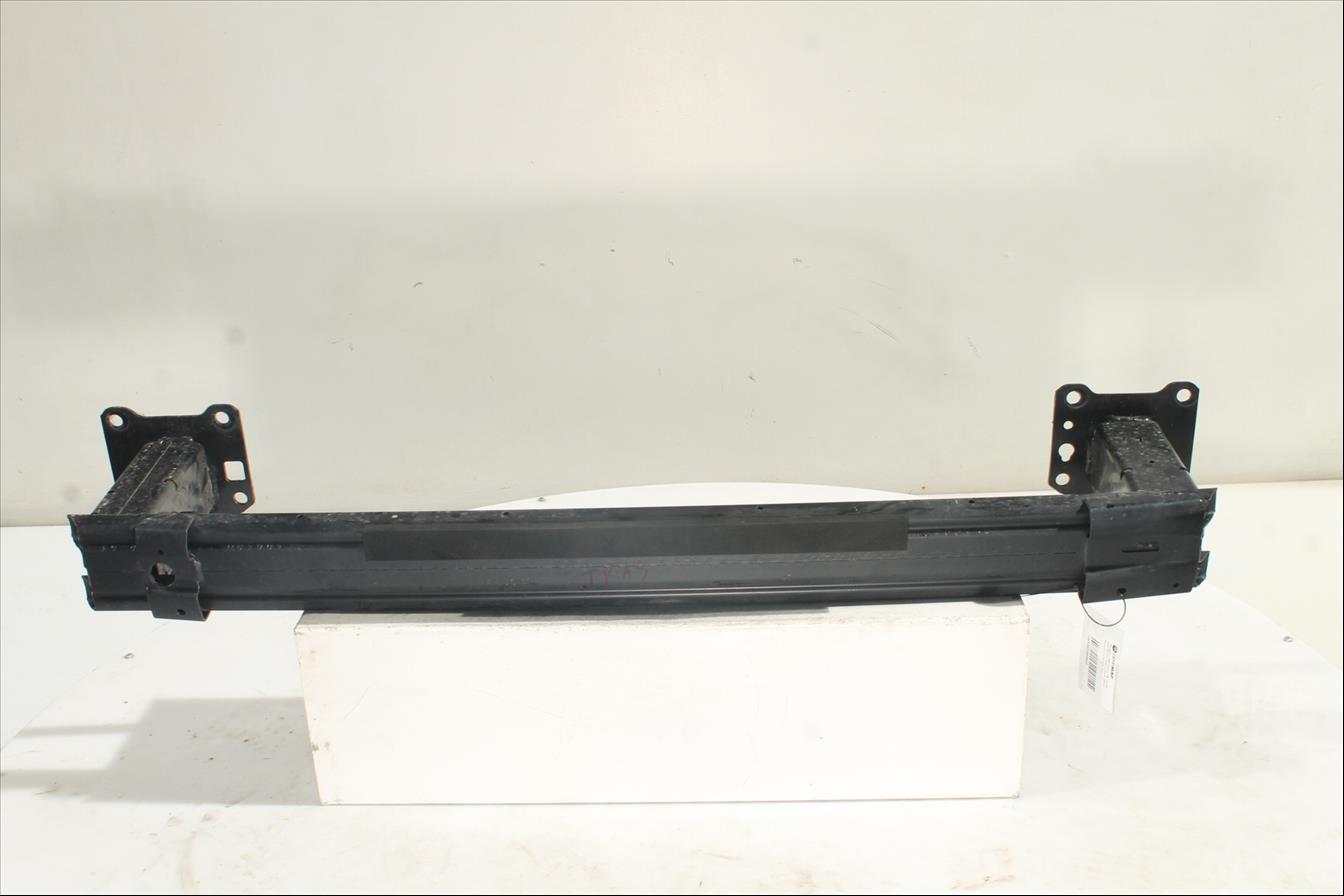 Traviesa paragolpes Tra.