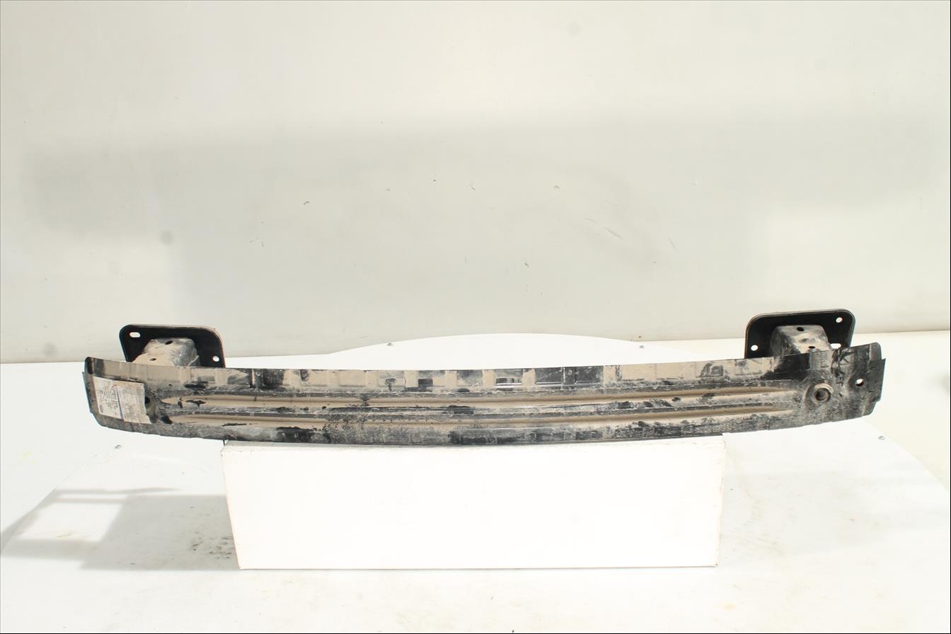 Traviesa paragolpes Tra.