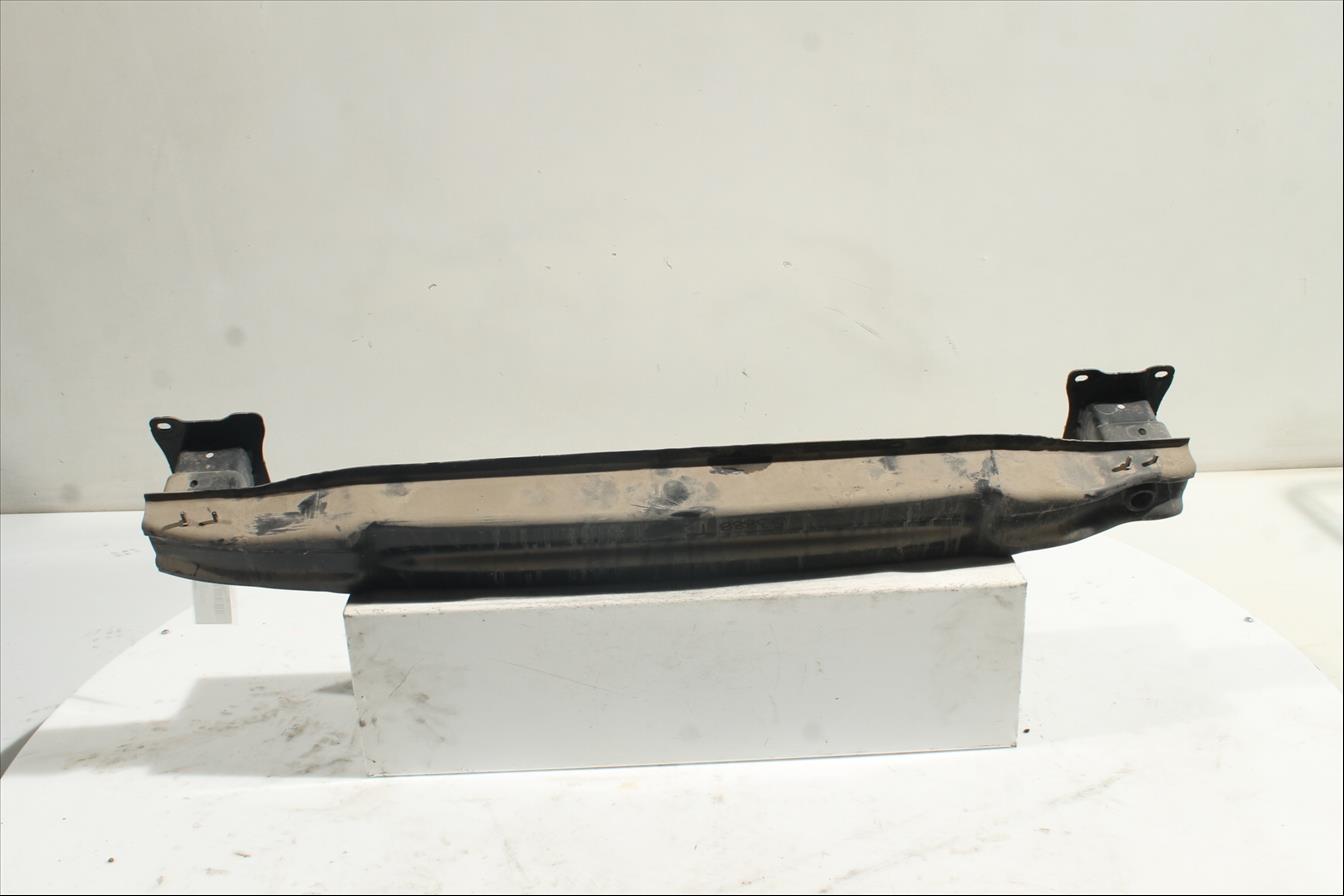 Traviesa paragolpes Tra.