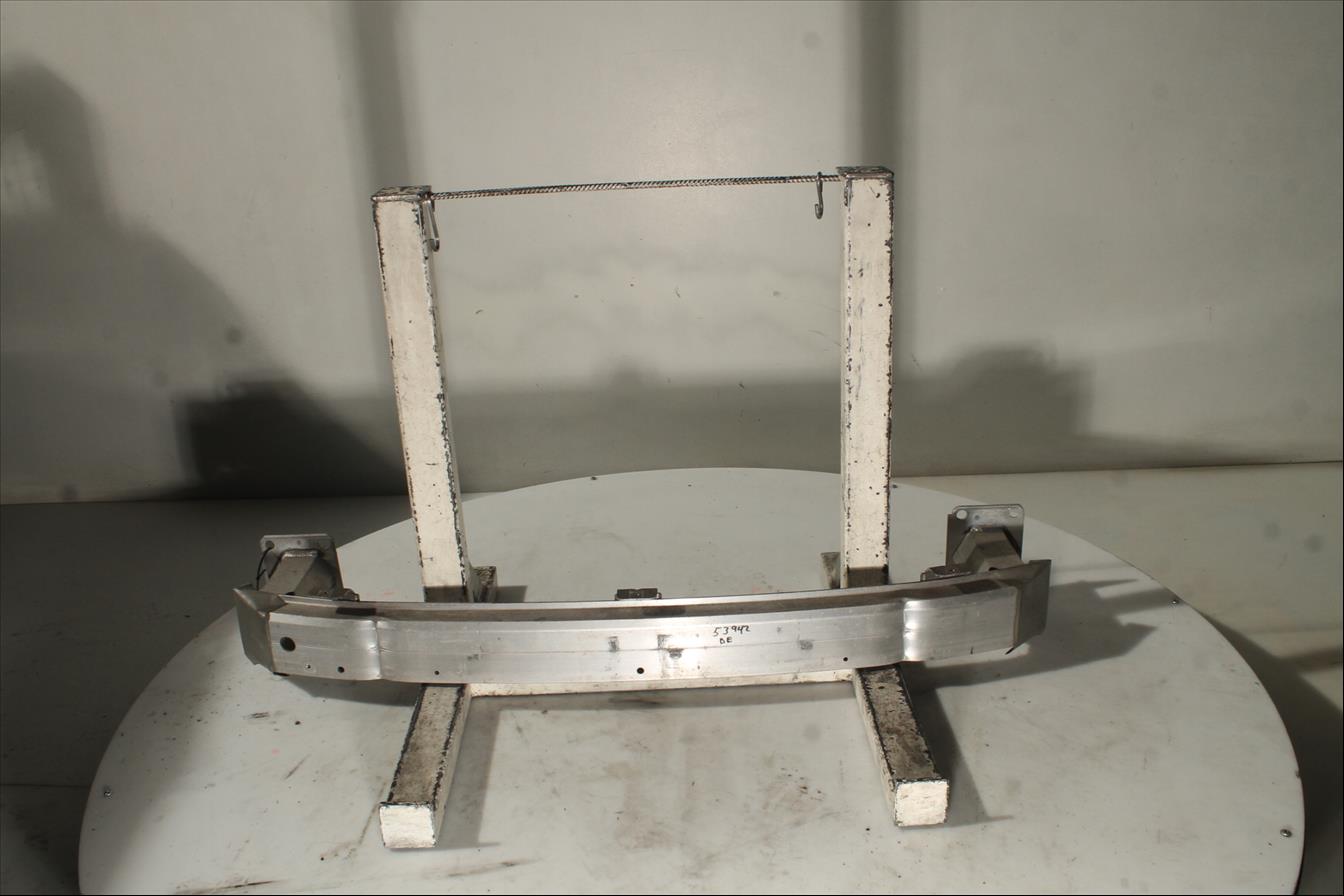 Traviesa paragolpes Del.