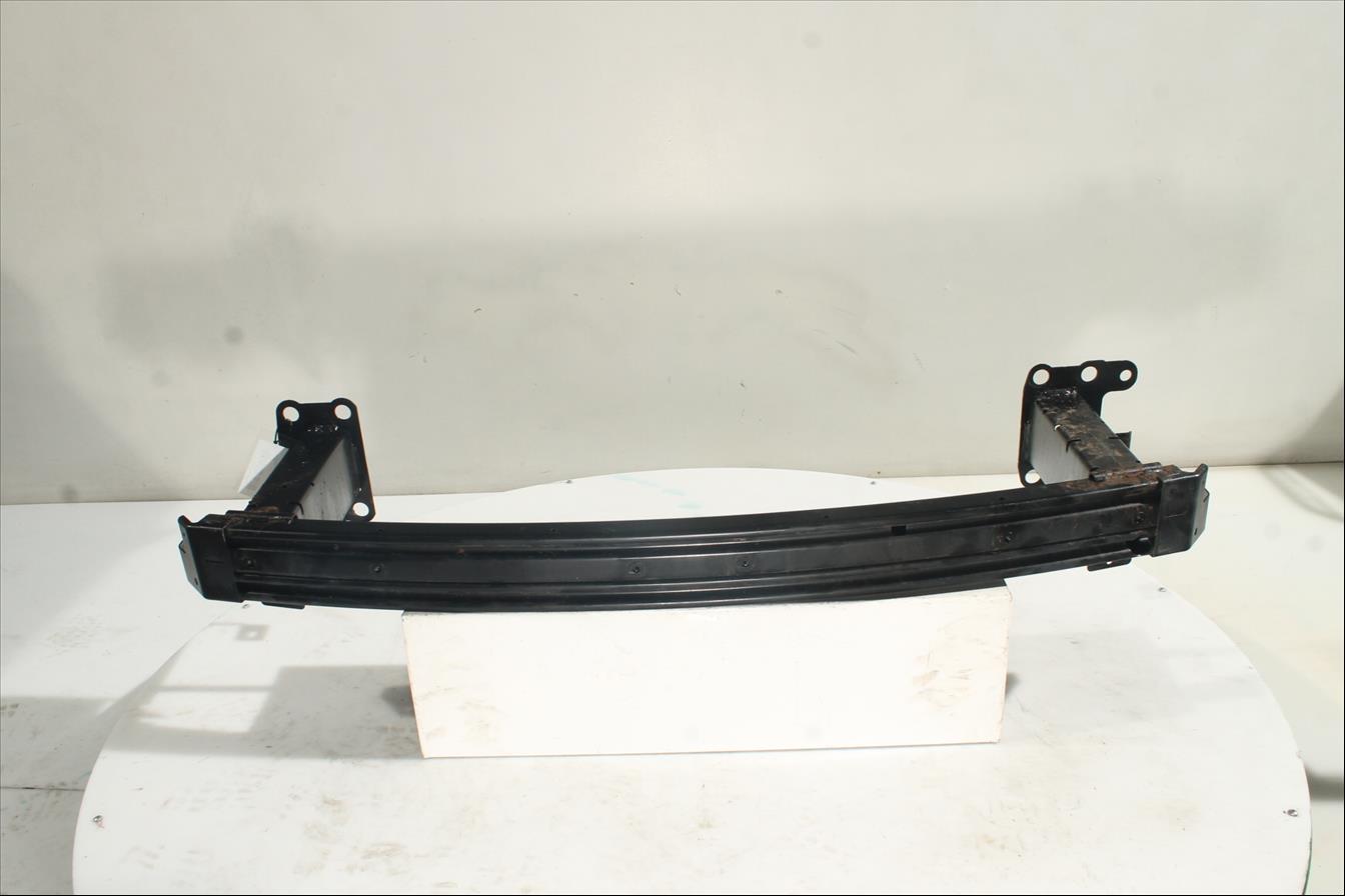 Traviesa paragolpes Del.