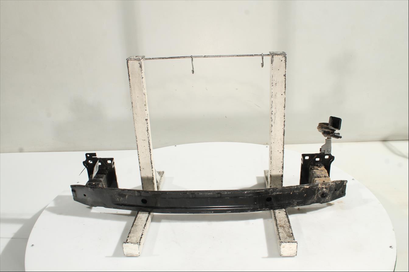 Traviesa paragolpes Del.