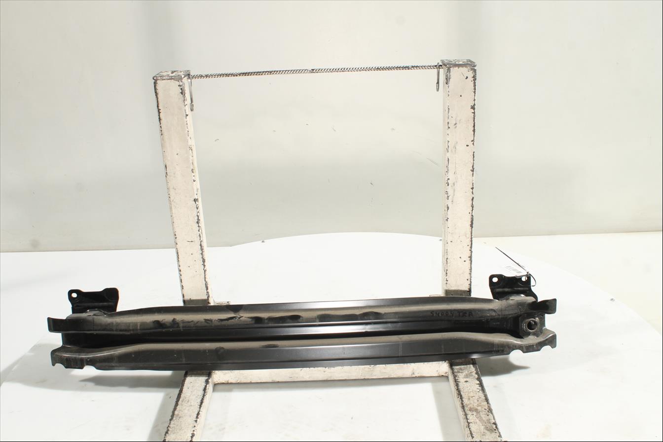 Traviesa paragolpes Tra.