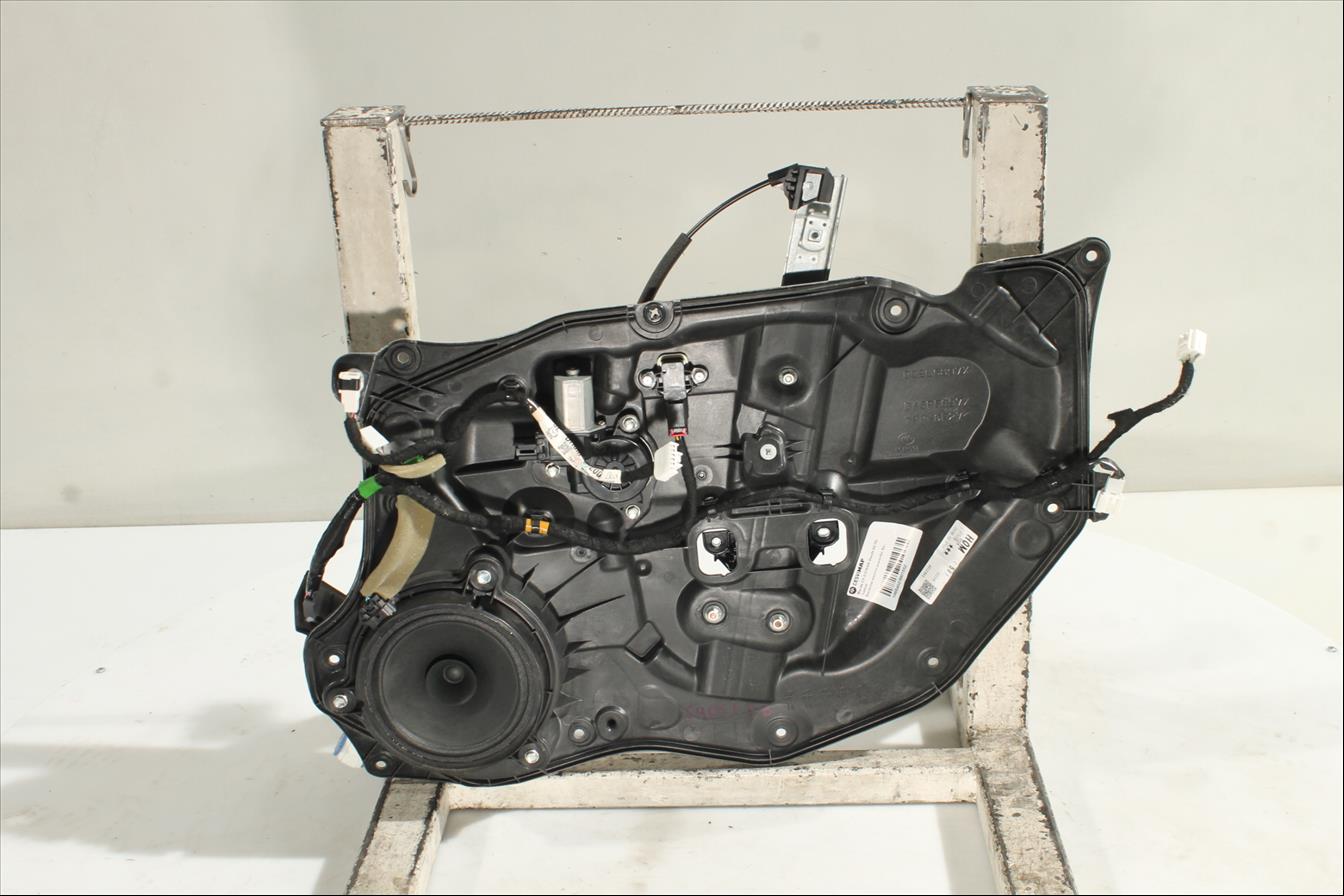 Elevalunas eléctrico puerta Del. Der.