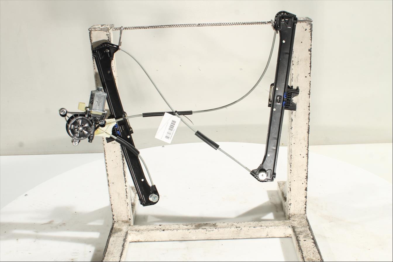 Elevalunas eléctrico puerta Del. Der.