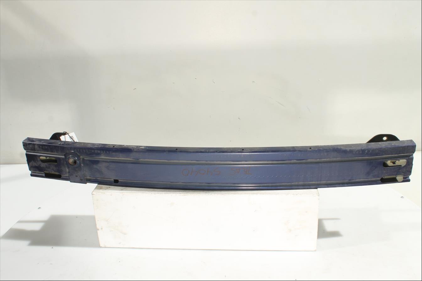 Traviesa paragolpes Tra.