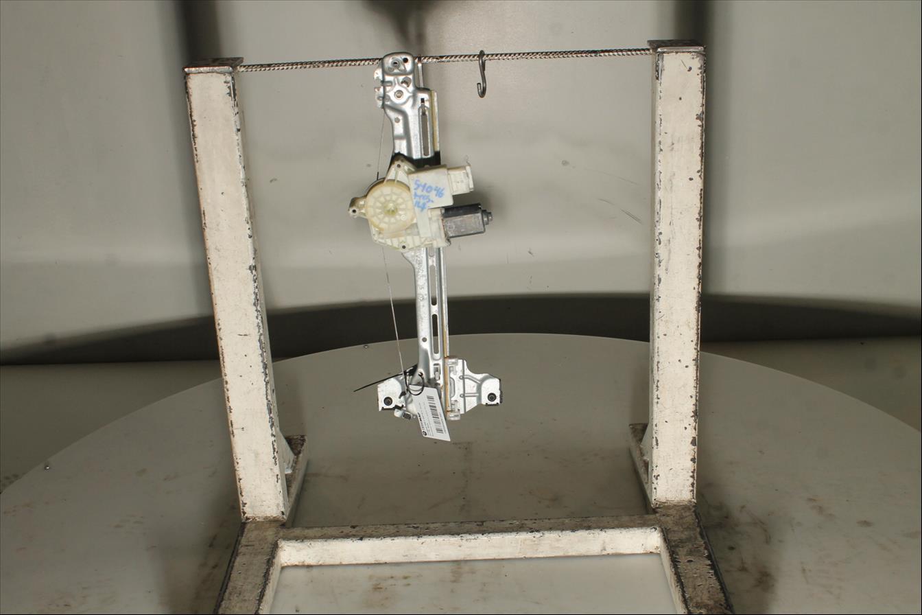 Elevalunas eléctrico puerta Tra. Izq.