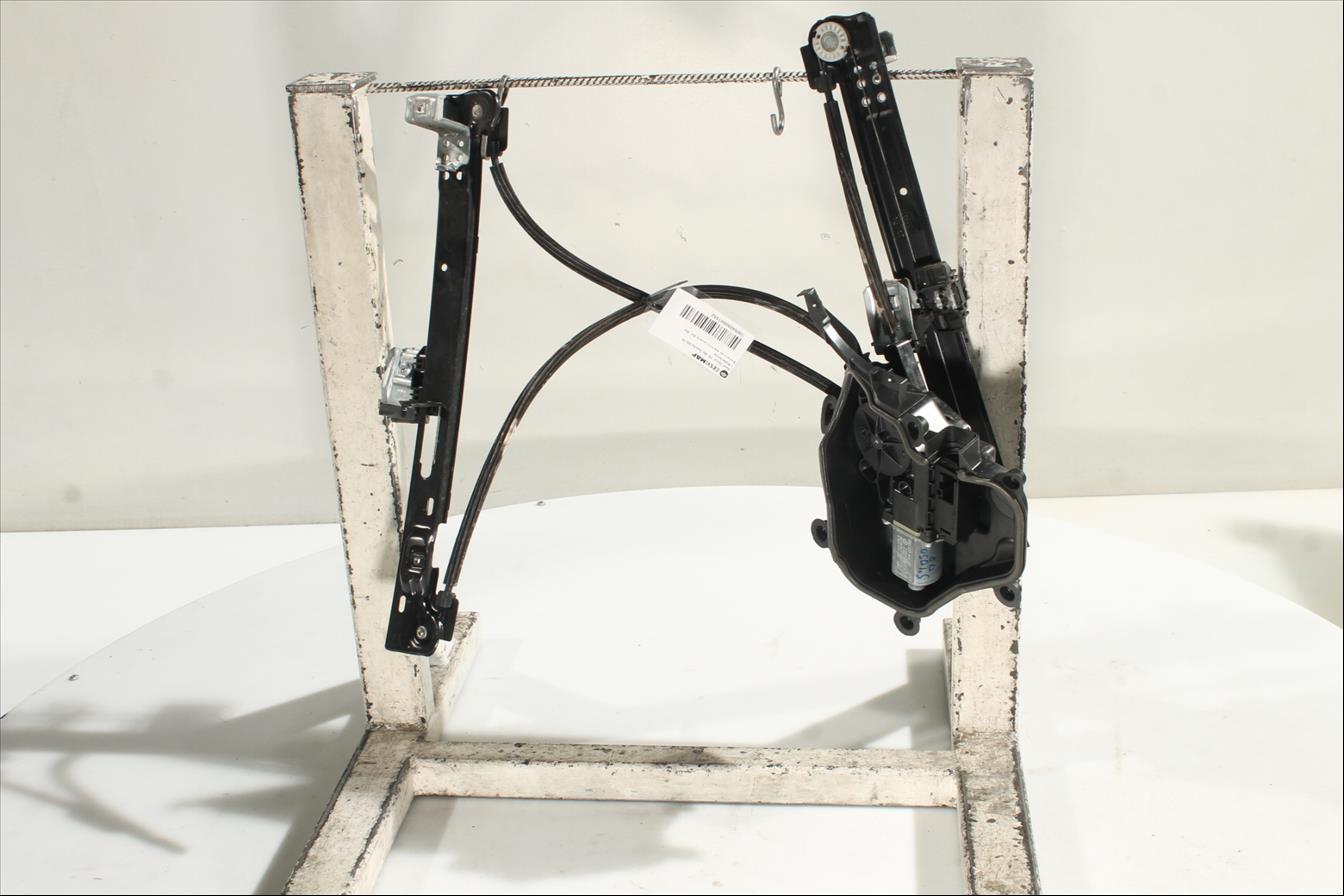 Elevalunas eléctrico puerta Del. Der.