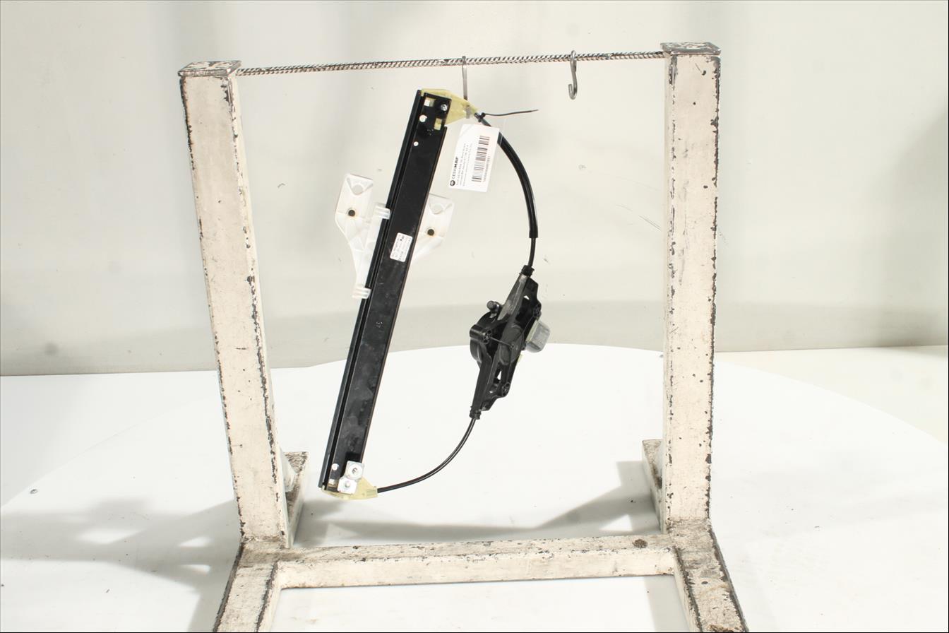 Elevalunas eléctrico puerta Tra. Izq.