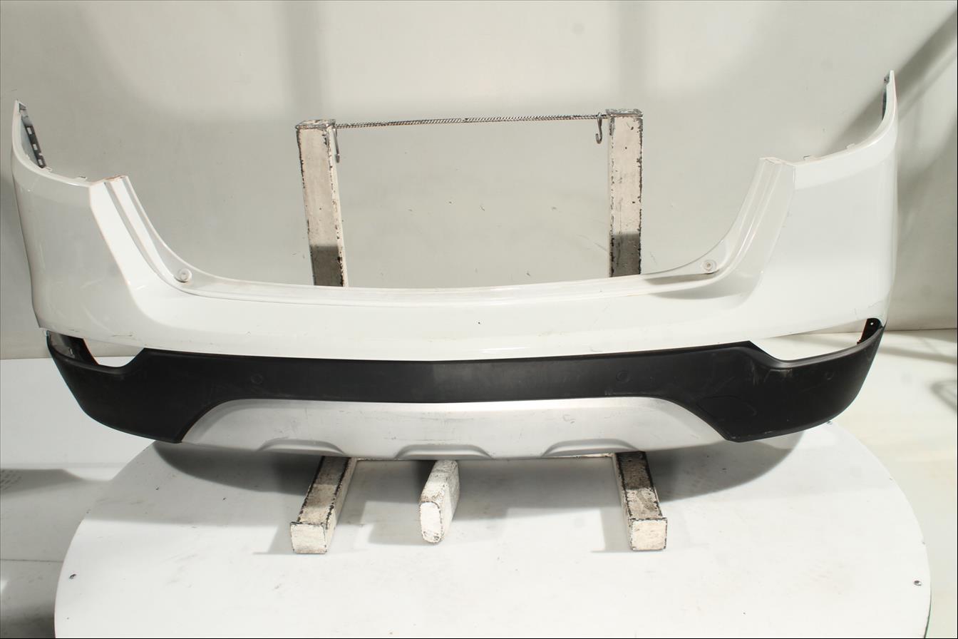 Paragolpes Tra.