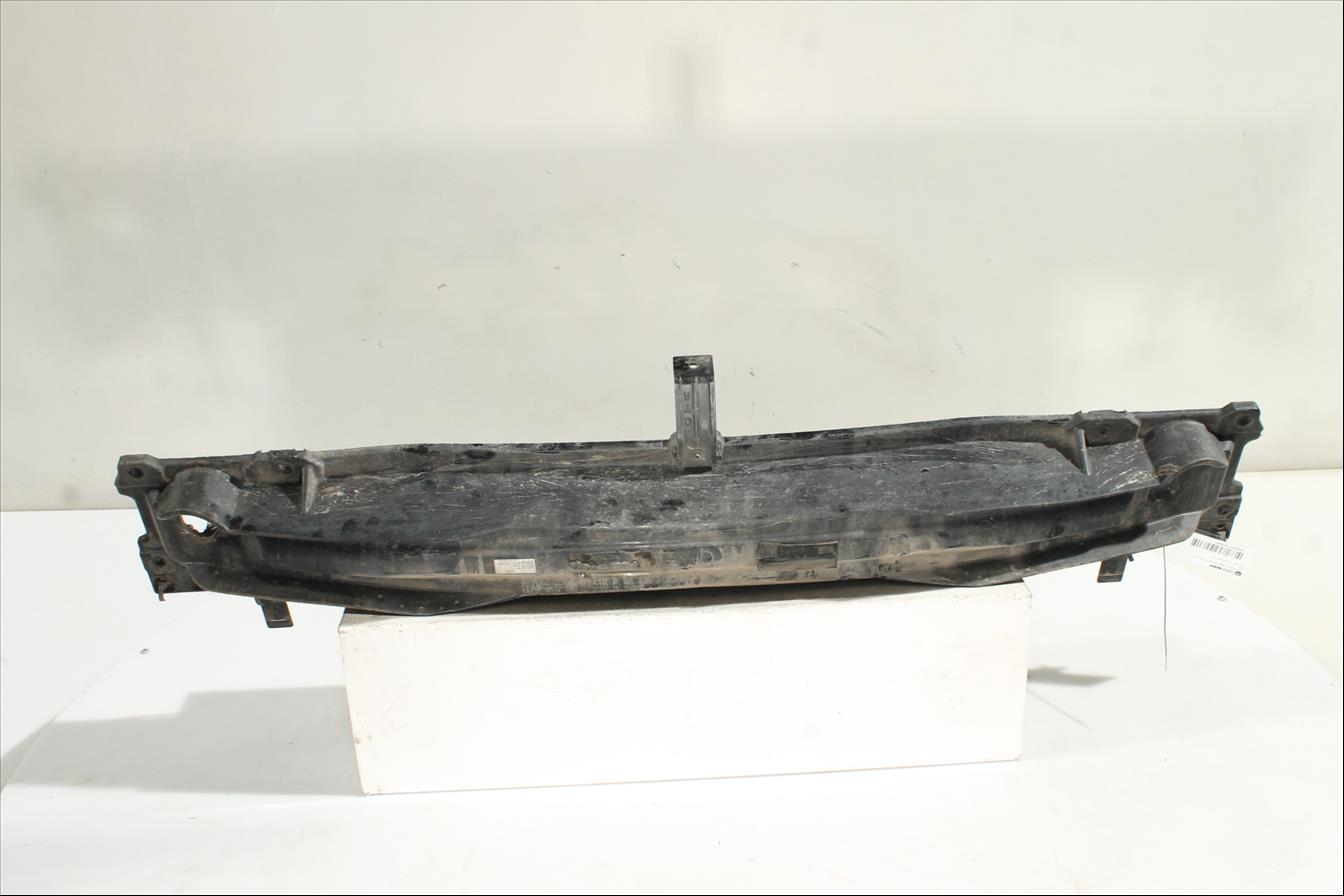 Traviesa paragolpes Tra.