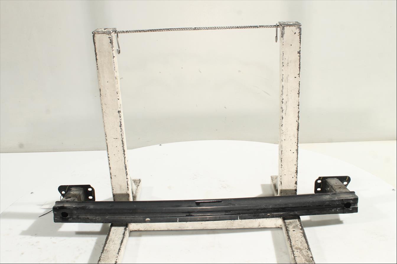 Traviesa paragolpes Del. Inf.