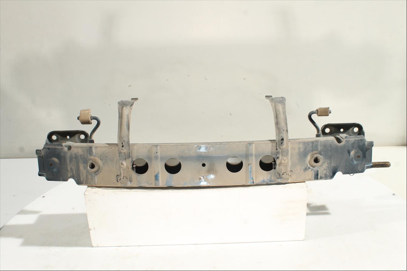 Traviesa paragolpes Tra.