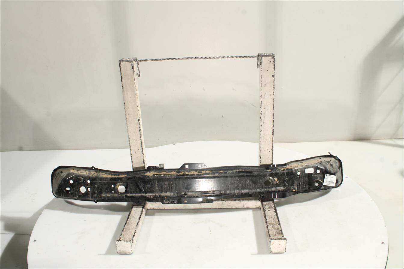 Traviesa paragolpes Del.