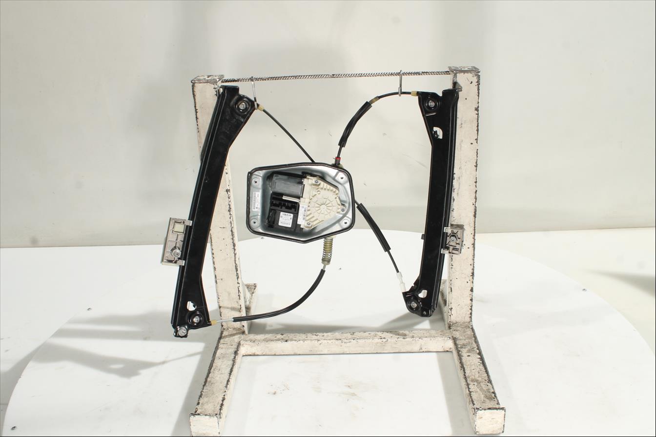 Elevalunas eléctrico puerta Del. Der.