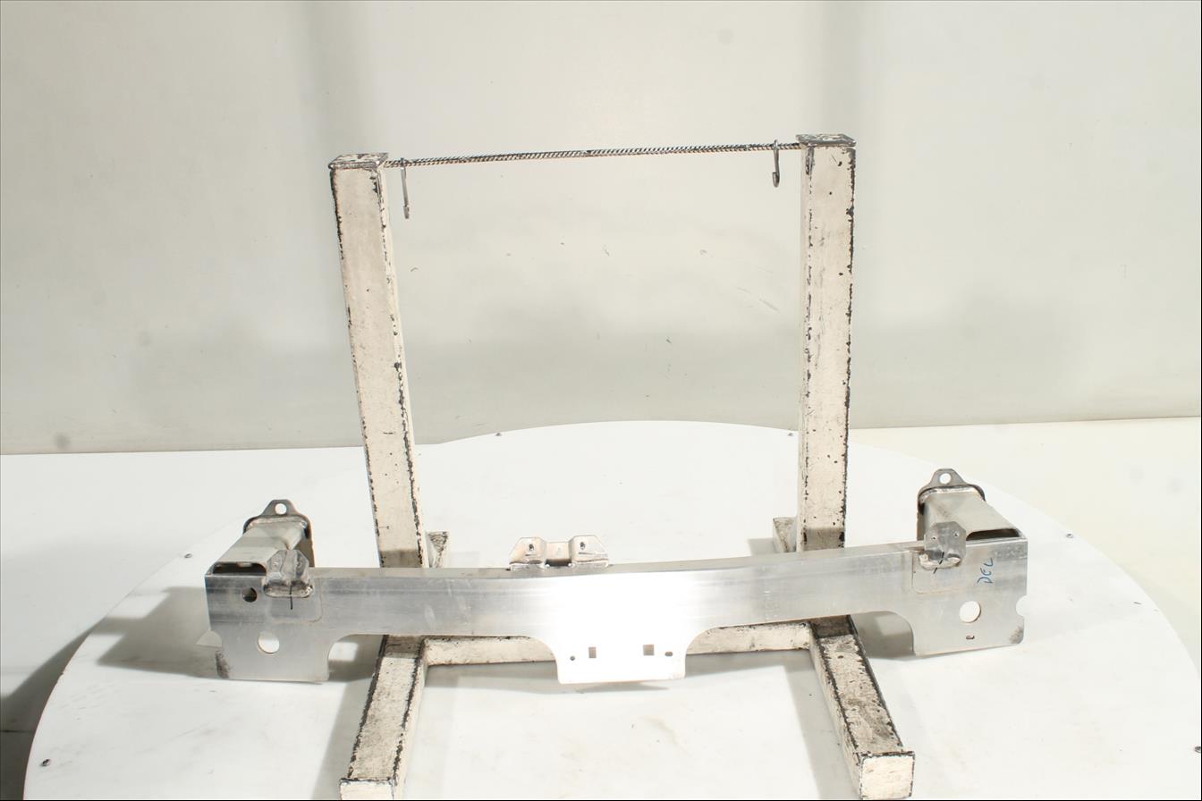 Traviesa paragolpes Del.